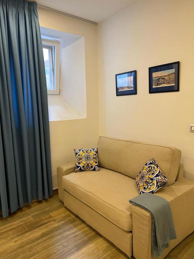 Апартаменты Casa Gaia A Due Passi Dal Duomo Неаполь Экстерьер фото